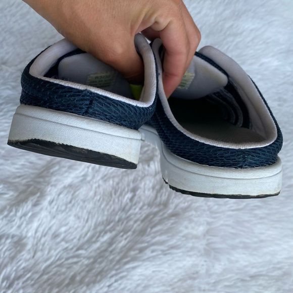 Propet Travel Walker Slides Size 8.5 - Picture 8 of 14